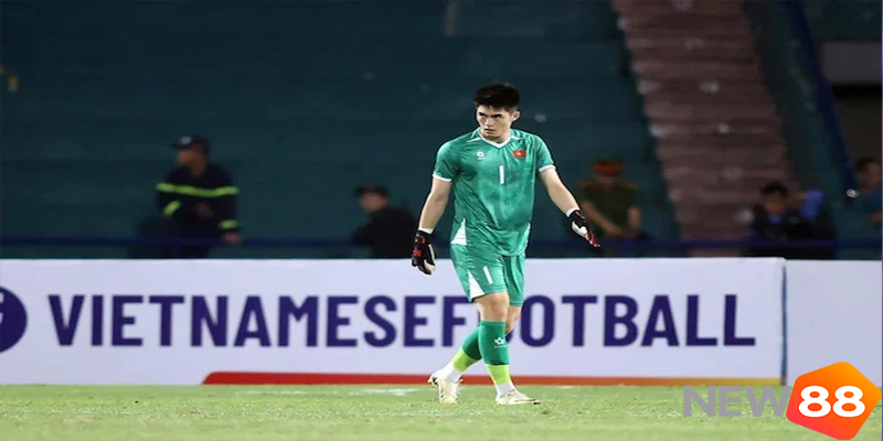 Top 5 Cầu Thủ U22 Việt Nam Ấn Tượng Nhất SEA Games 33 5 Thủ môn Trần Trung Kiên thi đấu xuất sắc